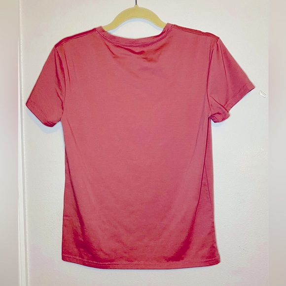 💥BOGO💥 Tea Rose Floral T Shirt. Size S - Picture 2 of 4